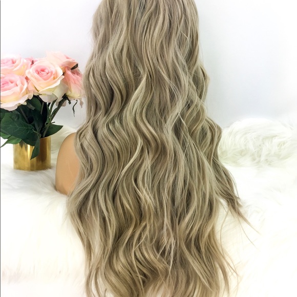 Liv | Lace Front Wig - Picture 5 of 8